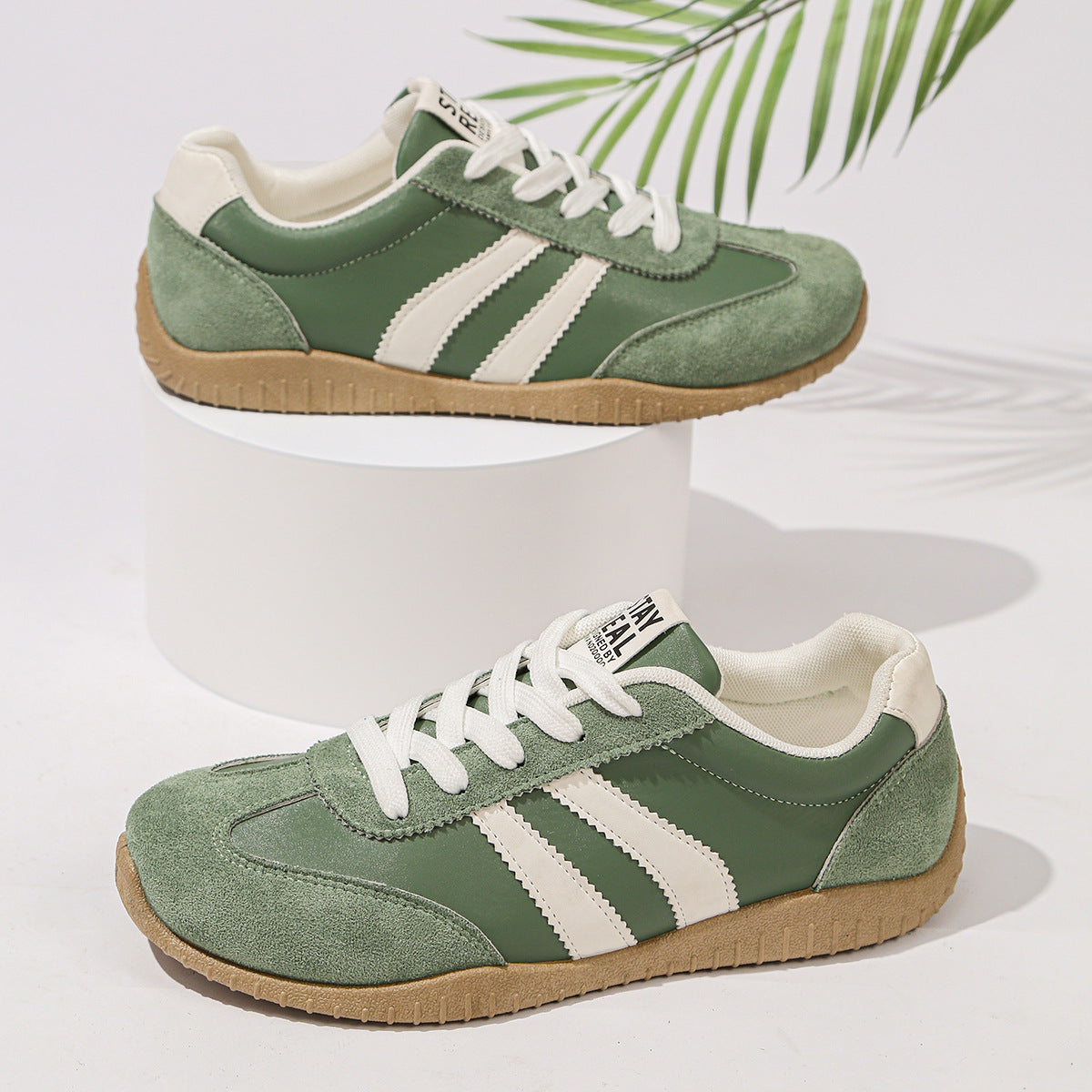 Baskets orthopédiques pour femme avec soutien de la voûte plantaire, coupe large
